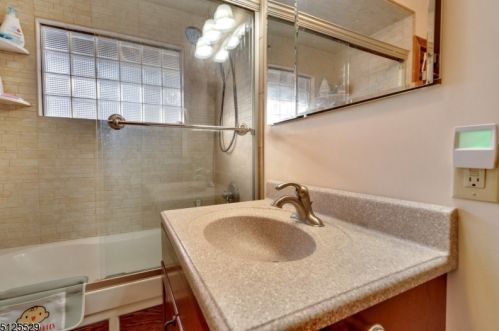 30 Colfax Dr, Skyline Lakes NJ  07456-1205 exterior