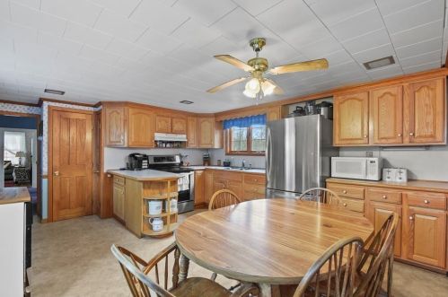 90 Mechanic St, Barre MA exterior