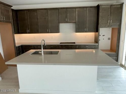 6446 17th St, Phoenix, AZ 85016-4547