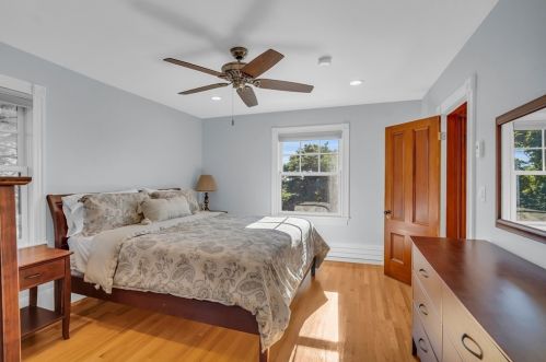 12 Baker Ave, Beverly MA 01915-3504 exterior