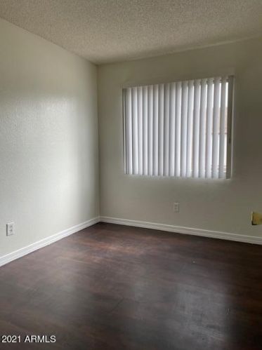 4261 67 Dr, Phoenix AZ 85033-2604 exterior