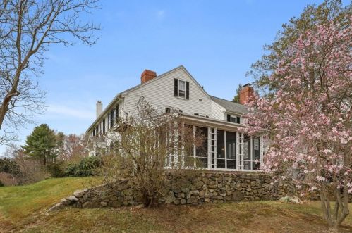 51 Lake St, Norfolk, MA 02056-1326