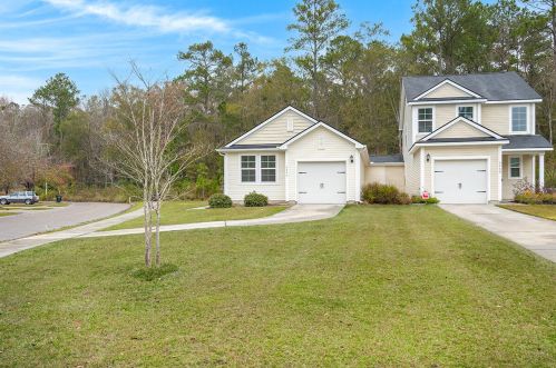 848 Winthrop St, Ladson, SC 29456-3262