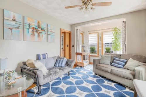 4 Walnut St, Taunton MA 02780-4255 exterior