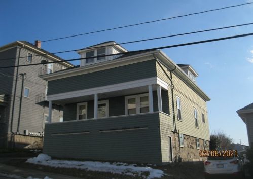 243 Sprague St, Fall River, MA 02724-2717