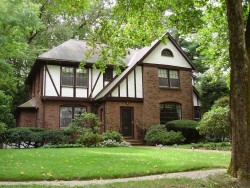 15 Southwick Rd, Newton, MA 02468-2223