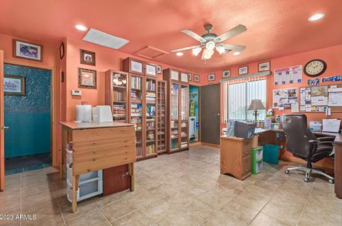 4210 Country Gables Dr, Phoenix AZ 85053-4528 exterior