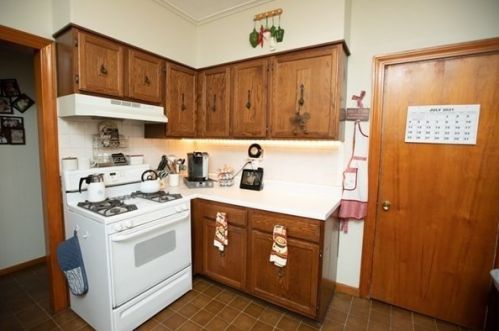 27 Prescott Ave, Chelsea MA 02150-2113 exterior