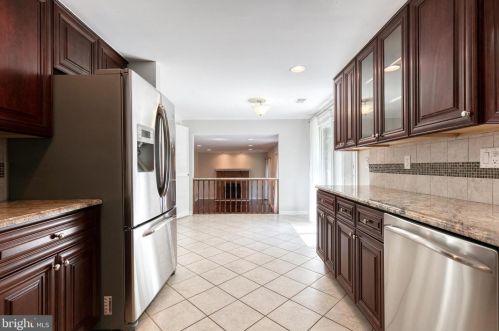 6645 Windsor Ct, Columbia MD 21044-4147 exterior