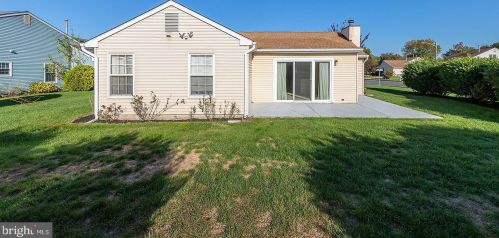 2 Lakebridge Dr, West Deptford NJ 08096-6717 exterior