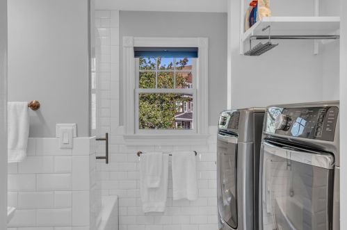 12 Baker Ave, Beverly MA 01915-3504 exterior