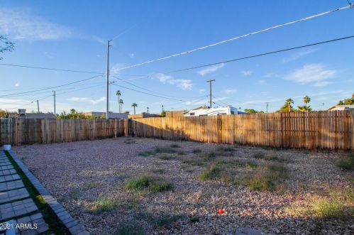 1406 Clarendon Ave, Phoenix AZ 85018-5524 exterior