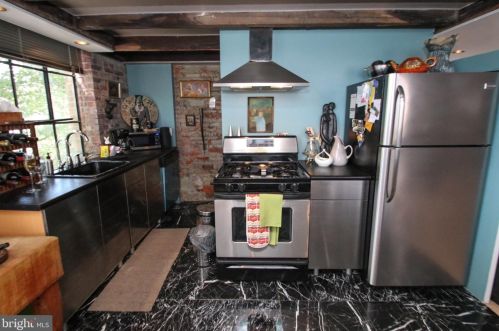 1225 6 St, Philadelphia PA 19147-4828 exterior