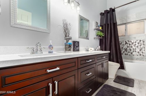 16202 33 Pl, Phoenix AZ 85032-3110 exterior