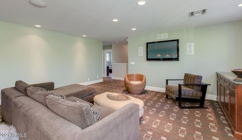 5621 Calle Camelia, Phoenix AZ 85018-4617 exterior