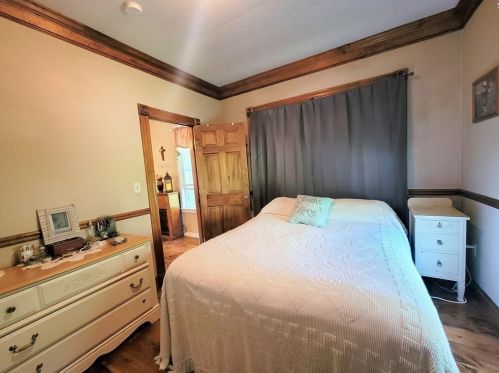 263 Riverbend St, Royalston MA 01331-2520 exterior