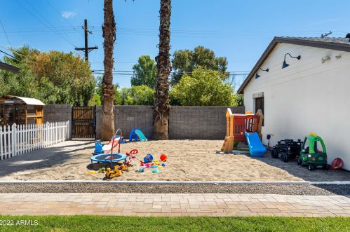 3140 52nd St, Phoenix AZ 85018-4402 exterior