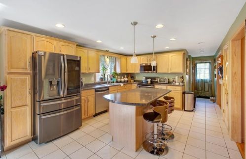 100 Sea Tower Dr, East Bridgewater, MA 02324-1654