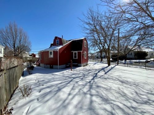 48 Silk St, Arlington MA 02474-3837 exterior