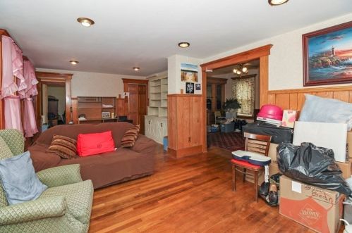 123 Locust St, New Bedford MA 02740-4506 exterior