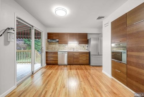 3 Haight Pl, Cresskill NJ  07626-1147 exterior