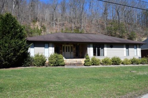 51 Prater Dr, Pikeville, KY 41501-3473