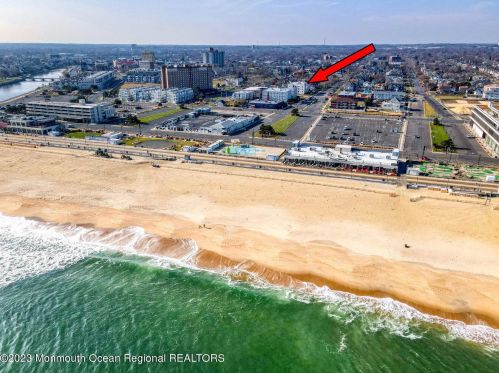 218 2nd Ave, Tinton Falls NJ 07712-6255 exterior