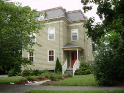 405 Cherry St, Newton MA 02465-1831 exterior