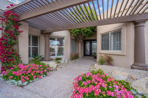 2512 Carol Ave, Phoenix AZ  85028-4734 exterior