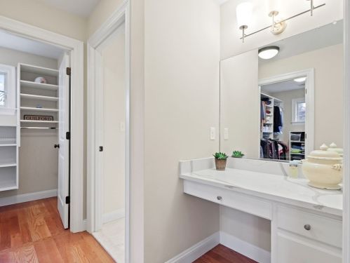 51 Mann Ave, Needham MA 02492-4533 exterior