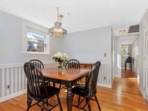 366 Sprague St, Dedham MA 02026-5242 exterior