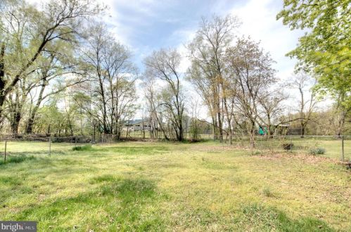 1702 Swedesboro Ave, West Deptford NJ  08066-1517 exterior