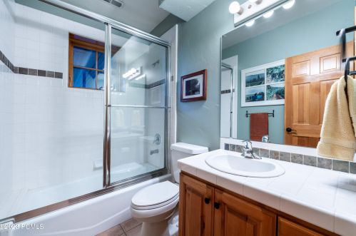 2068 Mahre Dr, Park City UT 84098-8508 exterior