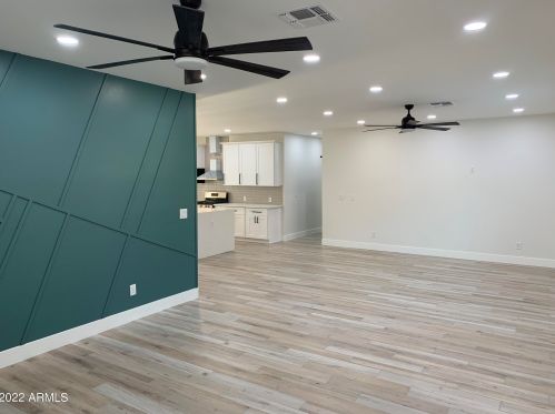 2022 22 Pl, Phoenix AZ 85042-8100 exterior