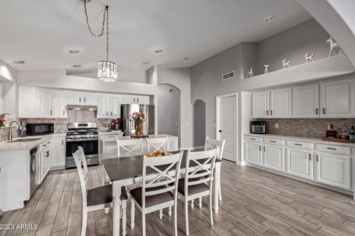 2310 Bent Tree Dr, Phoenix AZ  85085-4771 exterior