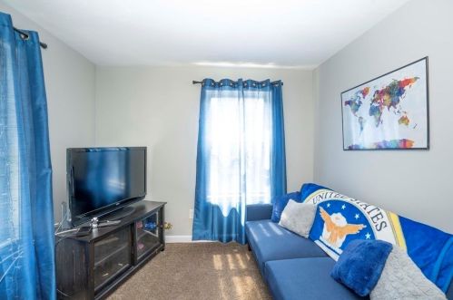 13 Monica St, Taunton MA 02780-2607 exterior