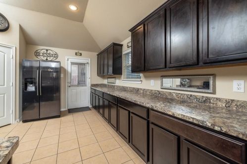 5432 Grenada Dr, Fort Worth TX 76119-8502 exterior