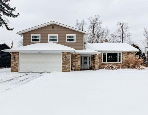 5381 Kilbourne Dr, Cleveland, OH 44124-3744