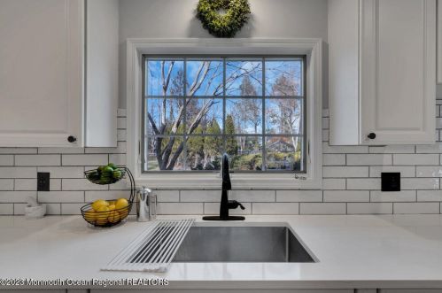 130 Rumson Pl, Little Silver NJ  07739-1044 exterior