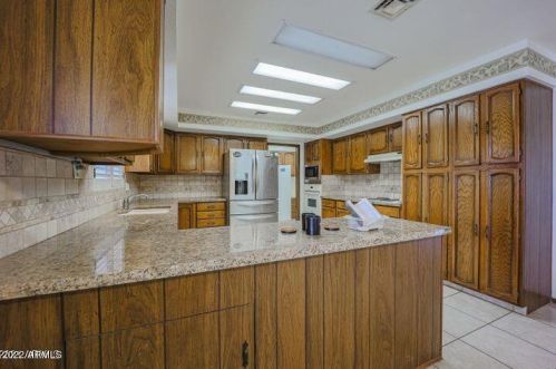 4225 Country Gables Dr, Phoenix AZ  85053-4561 exterior