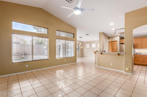 16025 18 Dr, Phoenix AZ 85045-1774 exterior