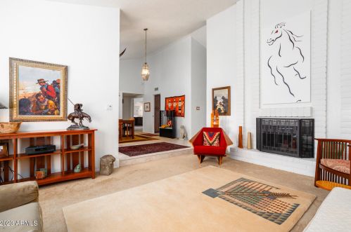 4540 Cortez St, Phoenix, AZ 85028-2317