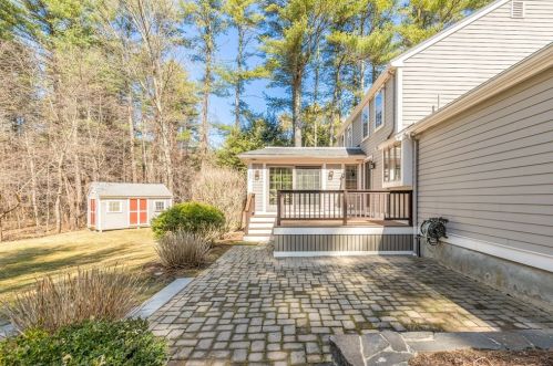30 Surrey Ln, Topsfield MA 01983-1318 exterior
