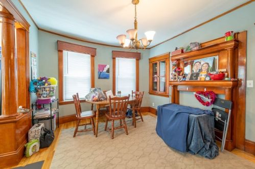 24 Fairbanks St, Worcester MA 01610-2104 exterior