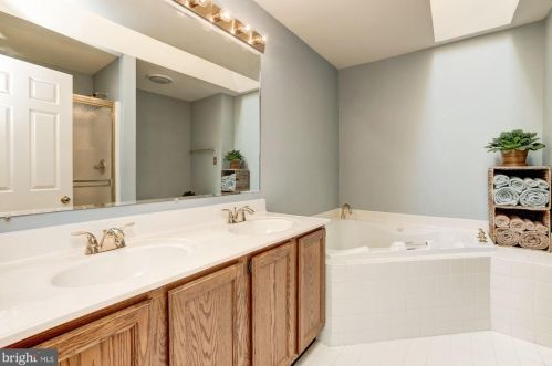 5207 Lightfoot Path, Columbia MD 21044-1100 exterior