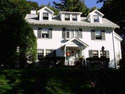 122 Shornecliffe Rd, Newton, MA 02458-2421