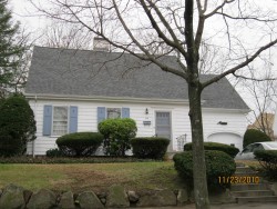 85 Freeman St, Newton, MA 02466-1212