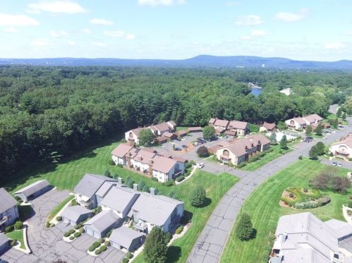 194 Pine Grove Dr, South Hadley MA 01075-2197 exterior