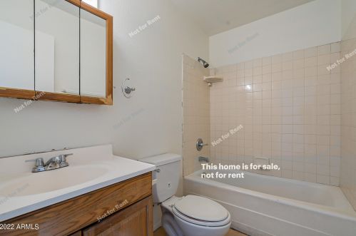 5426 Belleview St, Phoenix AZ 85043-1703 exterior