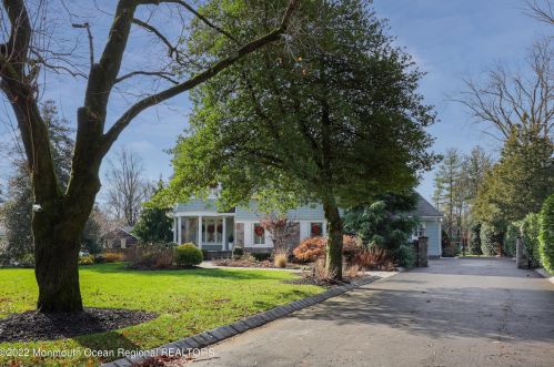 21 Vista Dr, Little Silver NJ  07739-1611 exterior